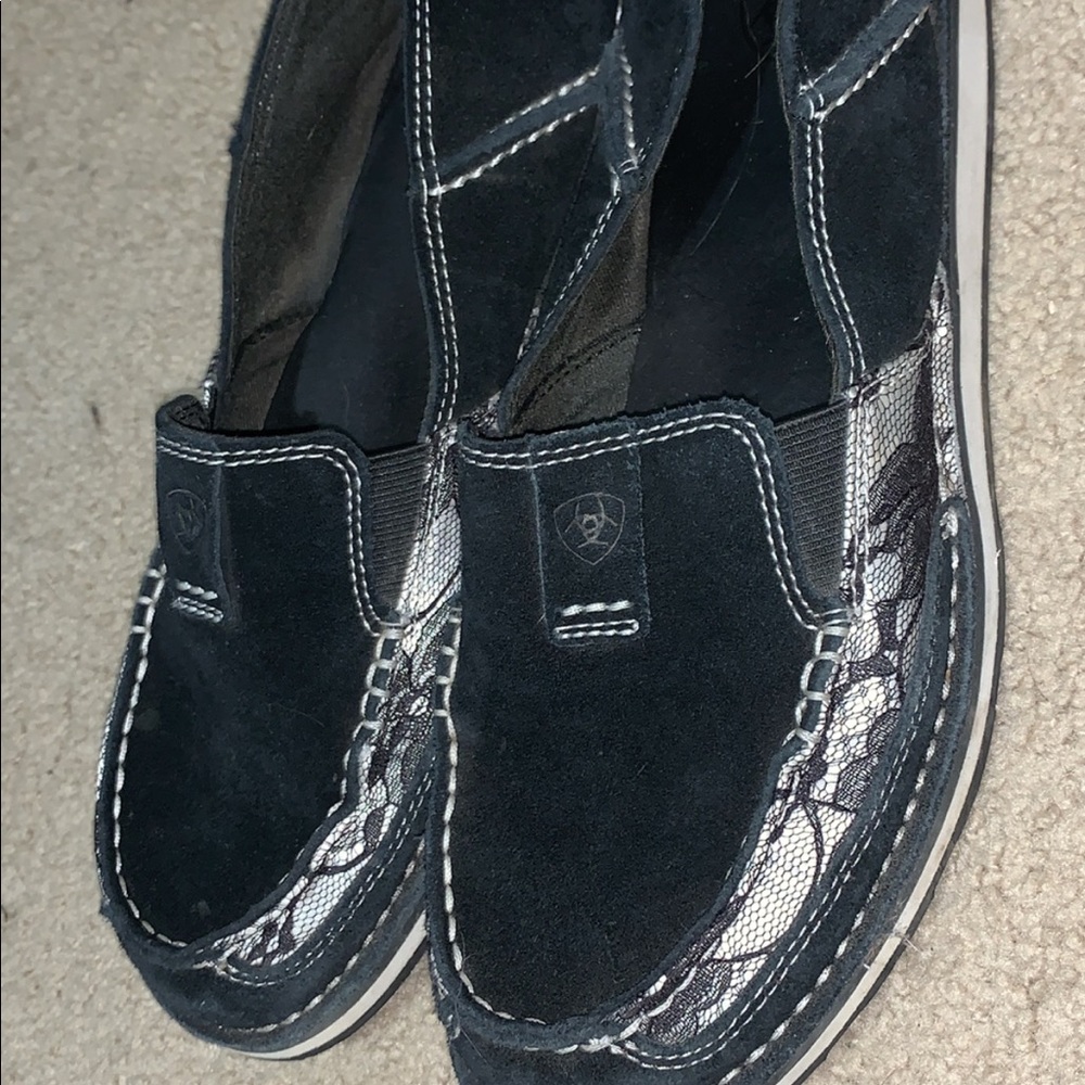 Ariat Cruisers size 9.5